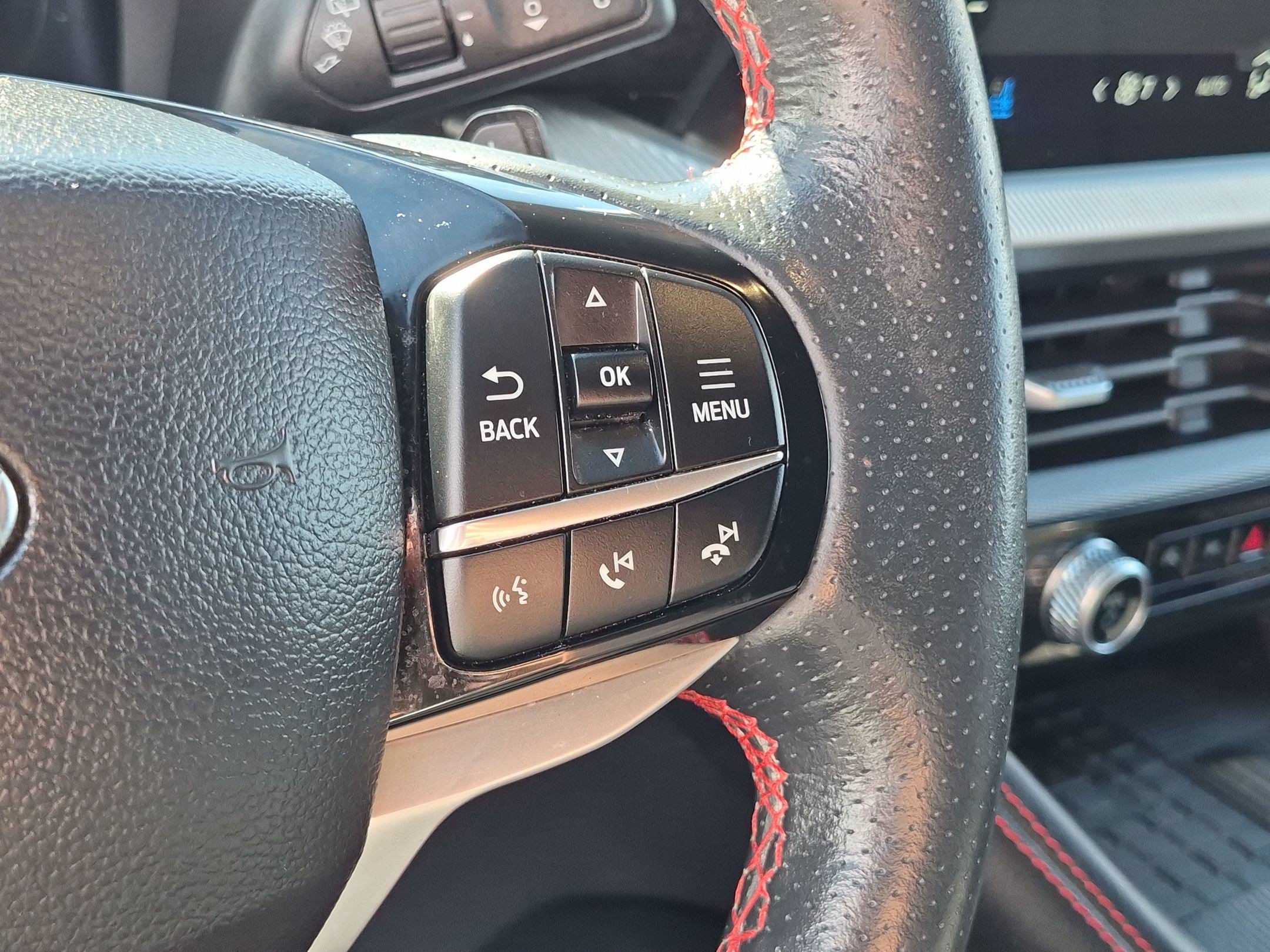 Certified 2025 Ford Explorer ST AWD/4WD image 21