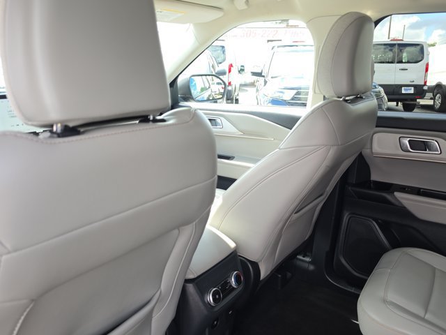Certified 2025 Ford Explorer Active w/ Active Comfort Package RWD image 16