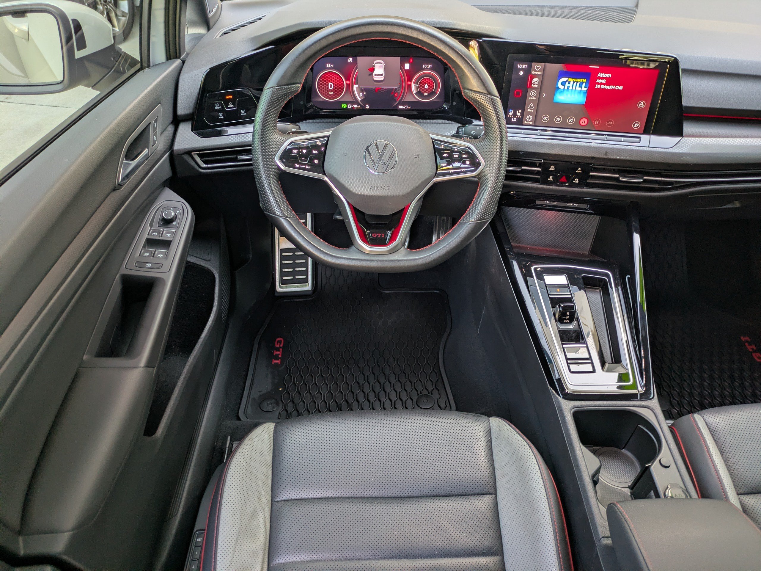 Used 2024 Volkswagen GTI SE FWD image 21