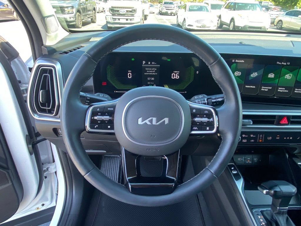 Used 2025 Kia Sorento S w/ Panoramic Sunroof Package FWD image 13