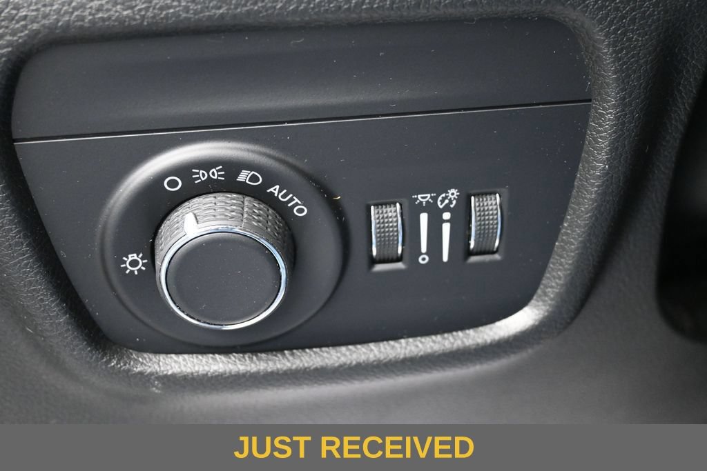 Used 2023 Jeep Grand Cherokee L Laredo AWD/4WD image 20