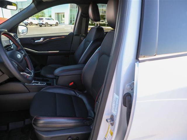 Certified 2025 Ford Escape ST-Line Select w/ Tech Pack #1 AWD/4WD image 17