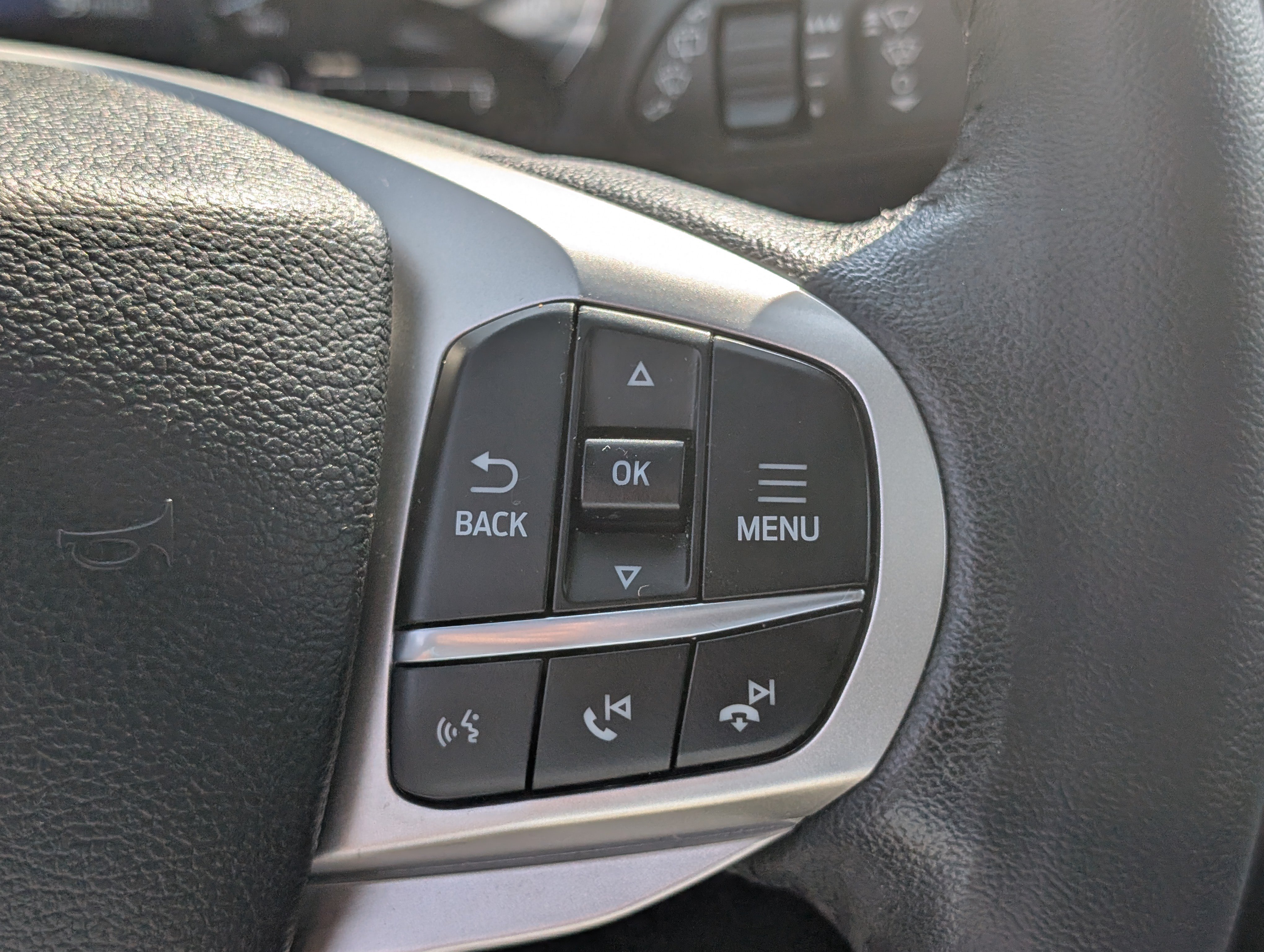 Certified 2022 Ford Explorer Limited w/ Limited Technology Package AWD/4WD image 29