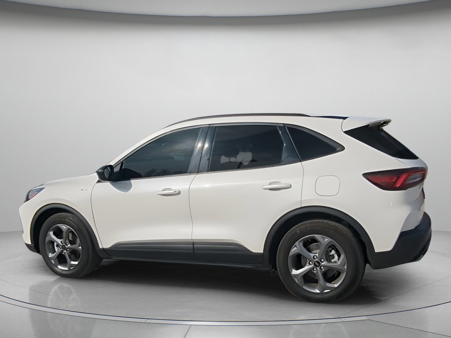 Certified 2025 Ford Escape ST-Line w/ Equipment Group 301A image 10