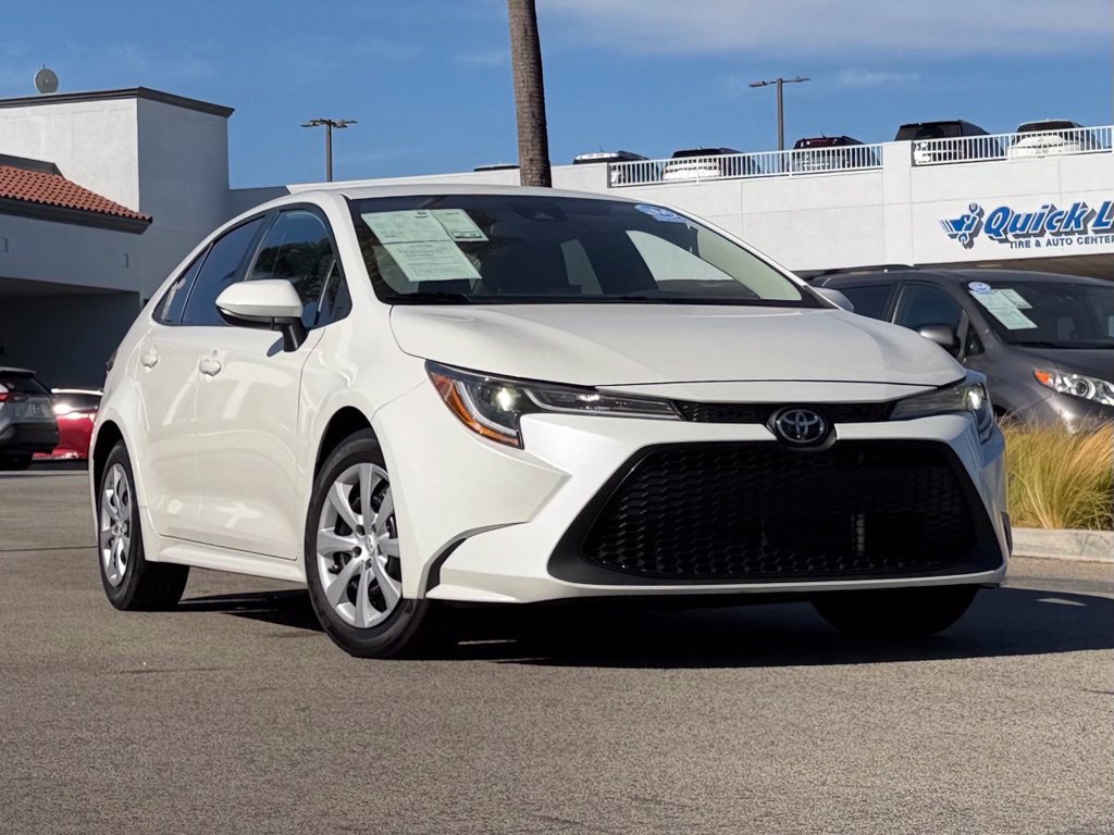Used 2020 Toyota Corolla LE FWD image 2