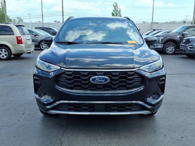 Certified 2024 Ford Escape ST-Line w/ Tech Pack #1 AWD/4WD image 9