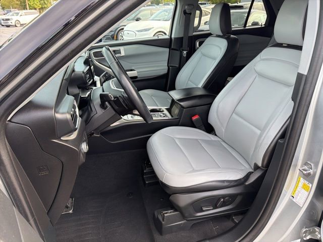 Certified 2021 Ford Explorer XLT w/ Equipment Group 202A AWD/4WD image 16