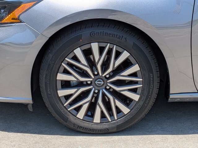 Used 2024 Nissan Altima 2.5 SV FWD image 11