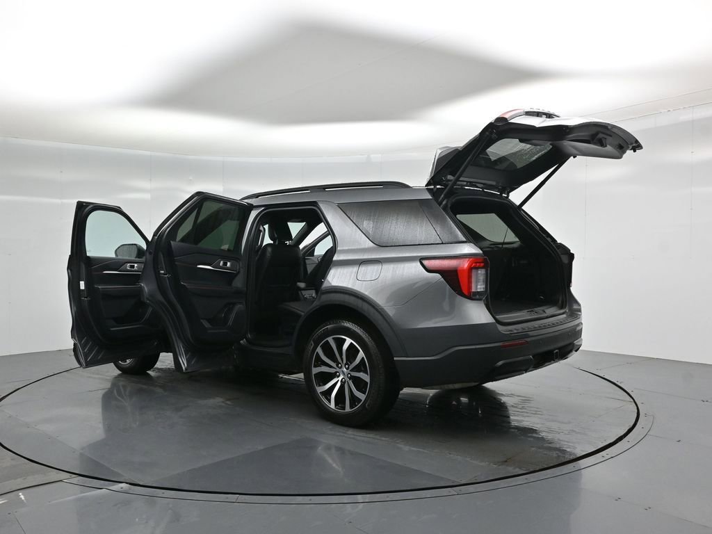 Certified 2025 Ford Explorer ST-Line image 36