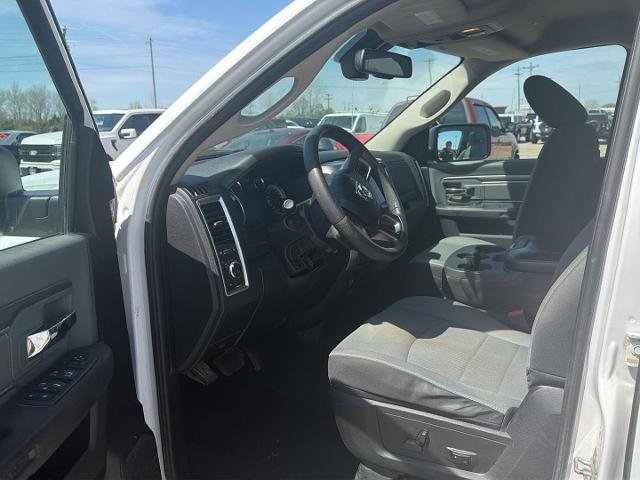 Used 2022 RAM 1500 Classic SLT w/ Electronics Group image 3