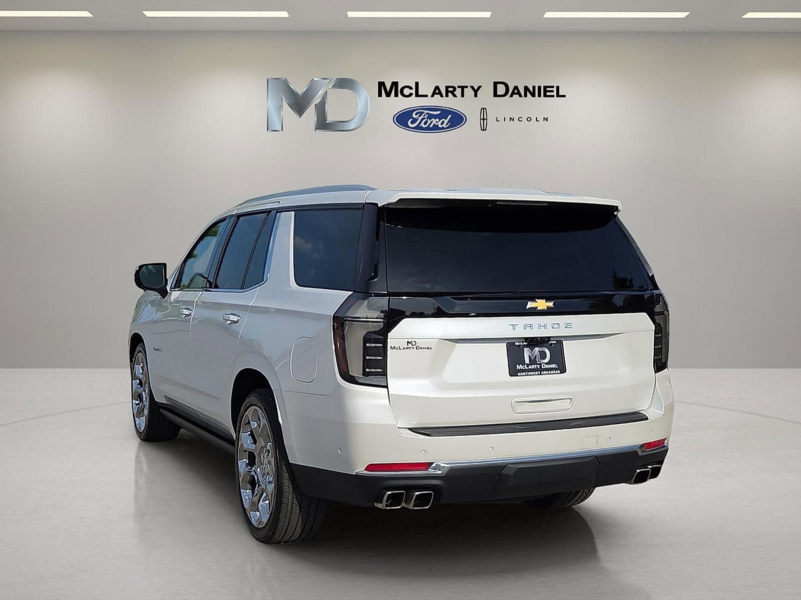 Used 2025 Chevrolet Tahoe High Country AWD/4WD image 4