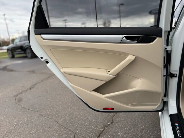 Used 2019 Volkswagen Passat 2.0T Wolfsburg w/ Wheels & Sunroof Package image 27