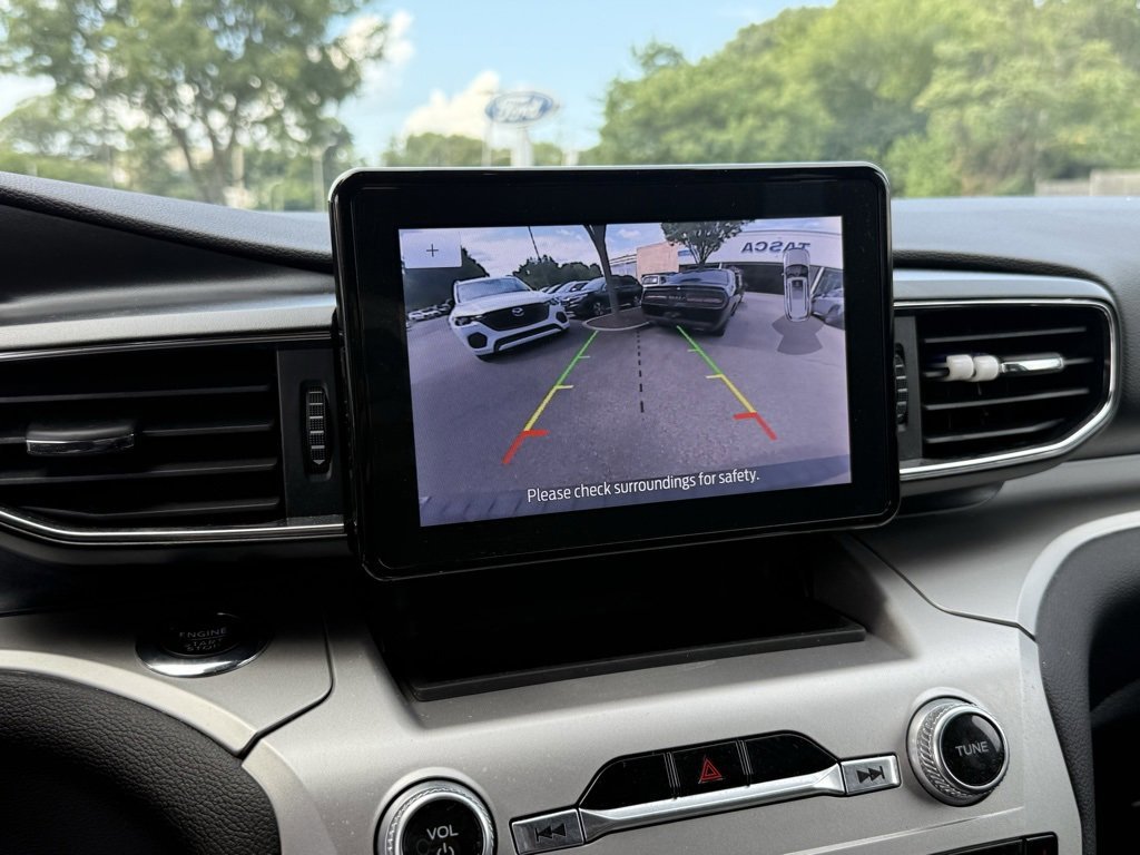 Certified 2022 Ford Explorer XLT w/ Equipment Group 202A image 18