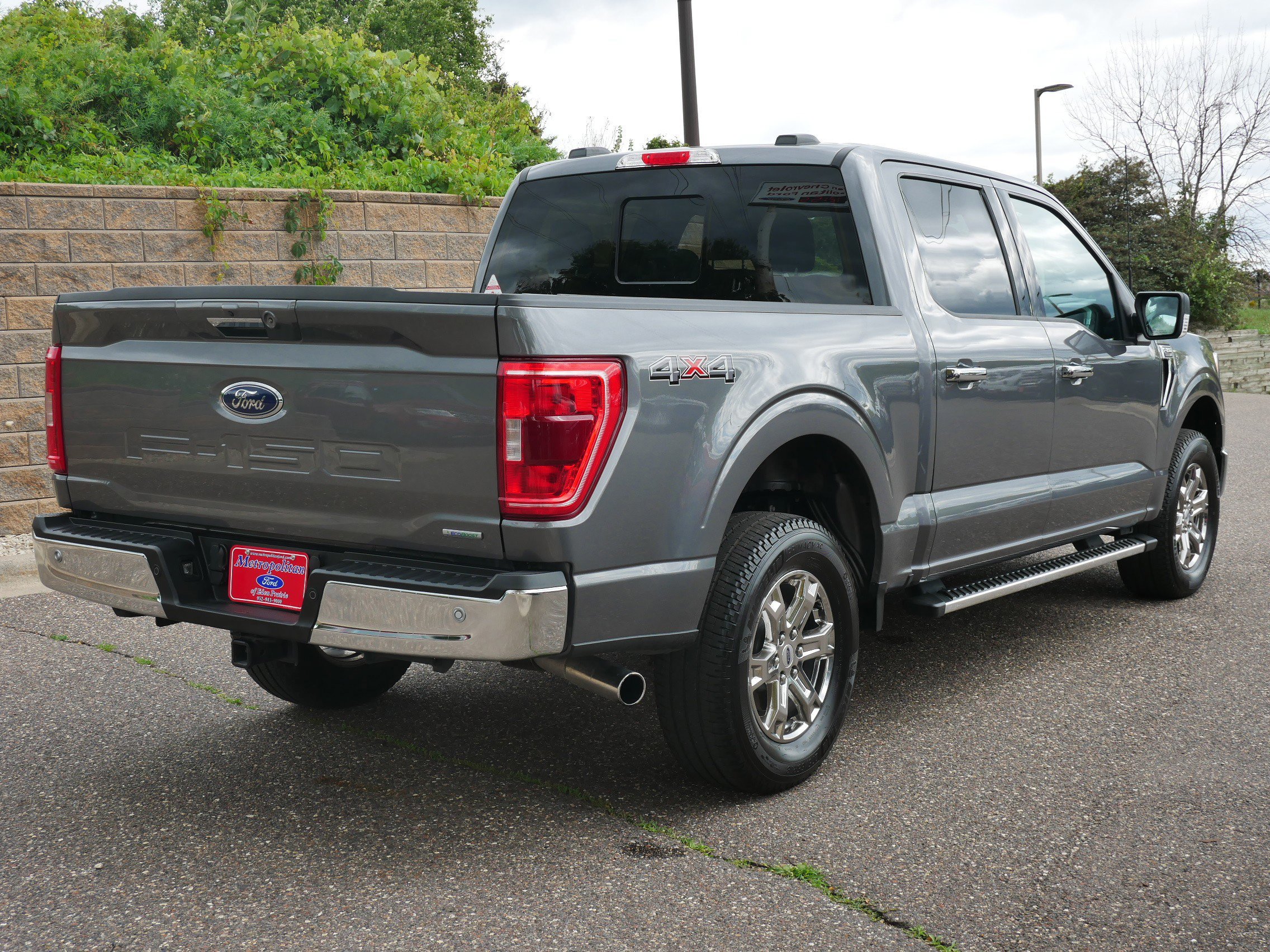 Certified 2022 Ford F150 XLT w/ Equipment Group 302A High image 4