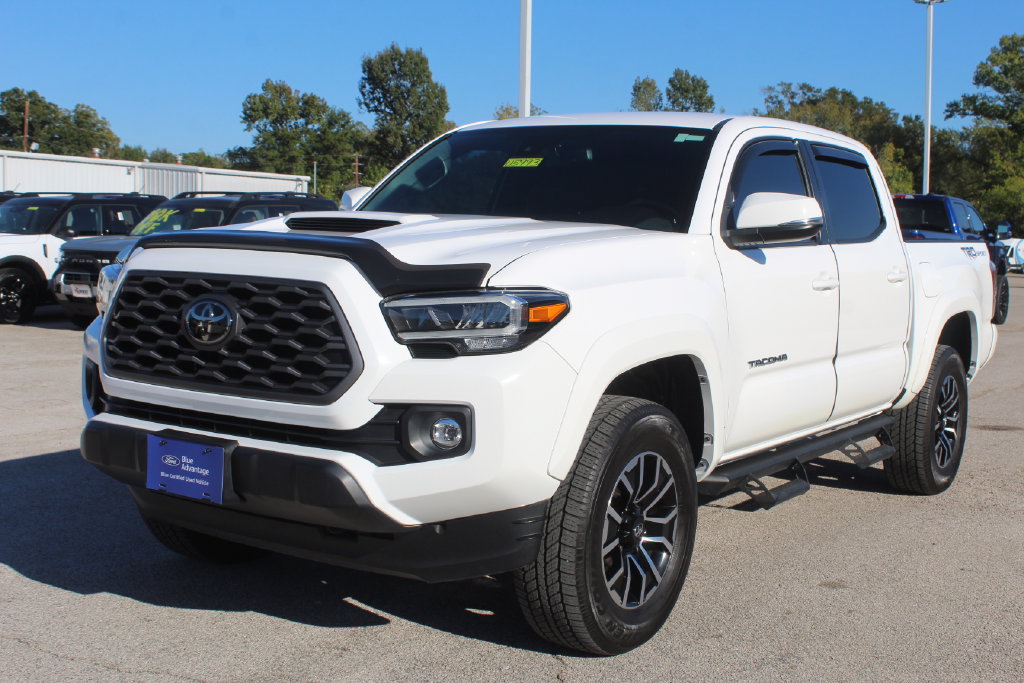 Used 2021 Toyota Tacoma TRD Sport w/ Technology Package RWD image 4