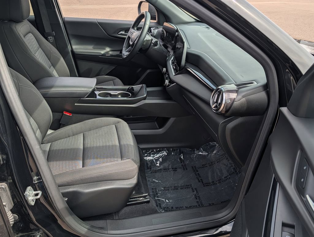 Used 2025 Chevrolet Equinox LT image 18