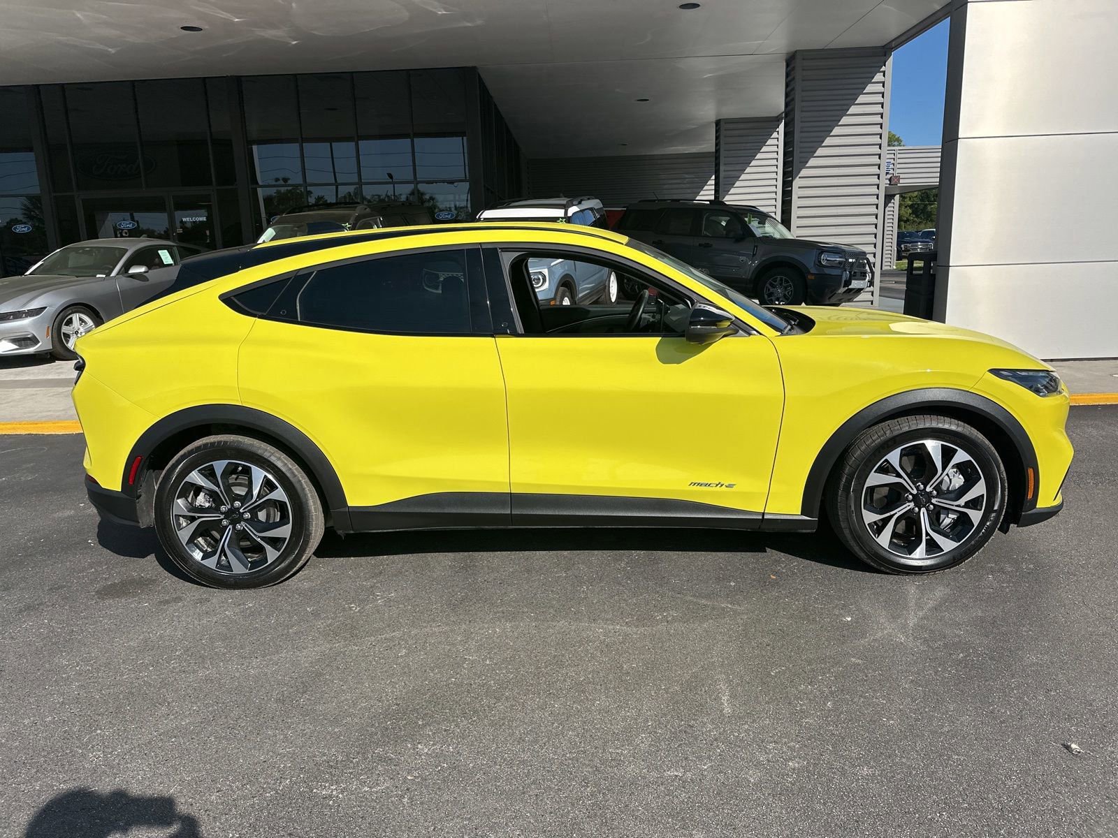 Certified 2025 Ford Mustang Mach-E Select w/ Comfort Package Lite RWD image 3