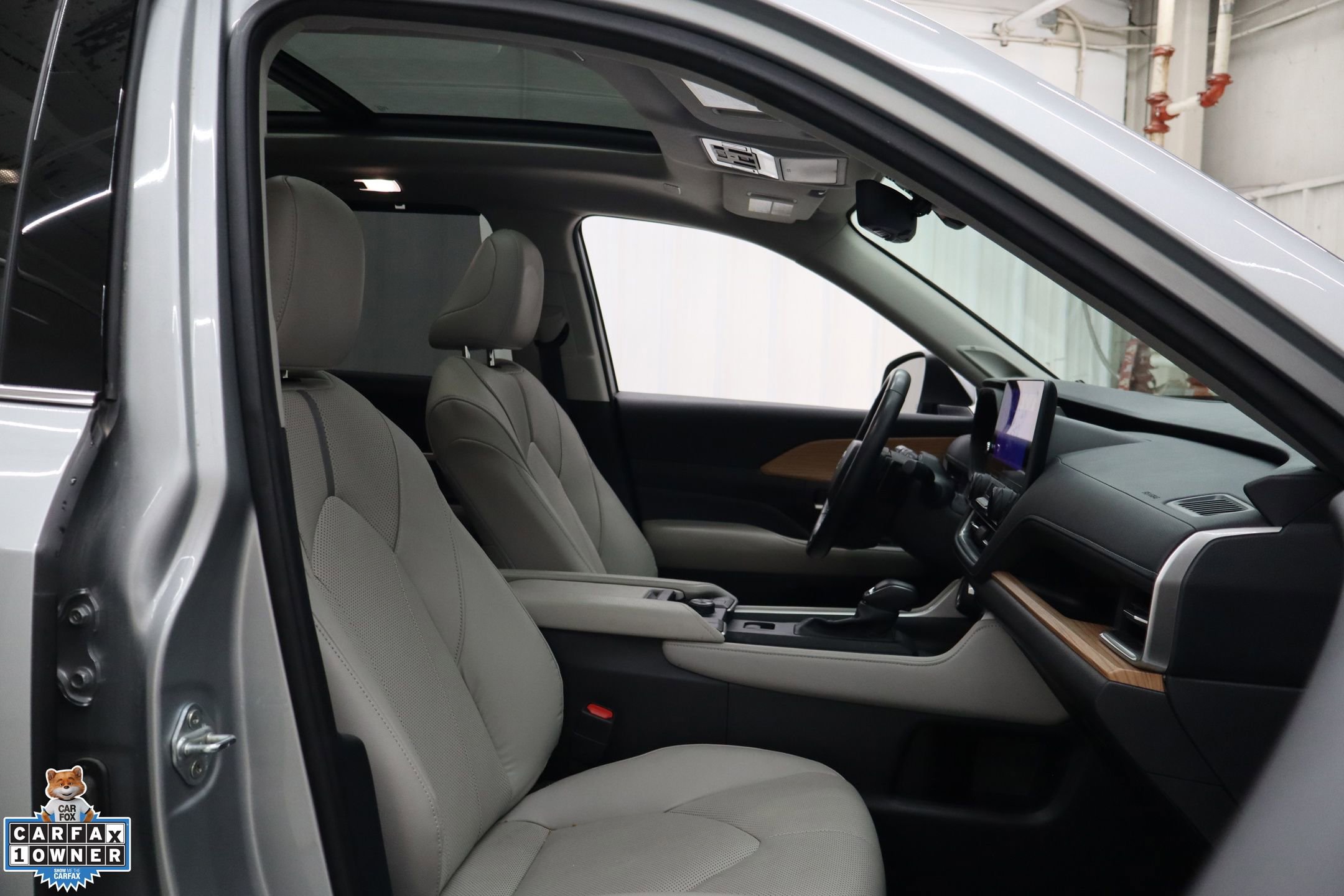 Used 2024 Toyota Grand Highlander AWD image 36