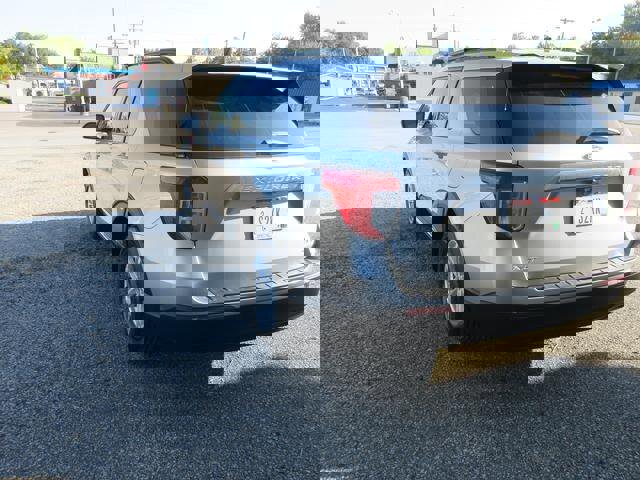 Certified 2022 Ford Explorer XLT image 5