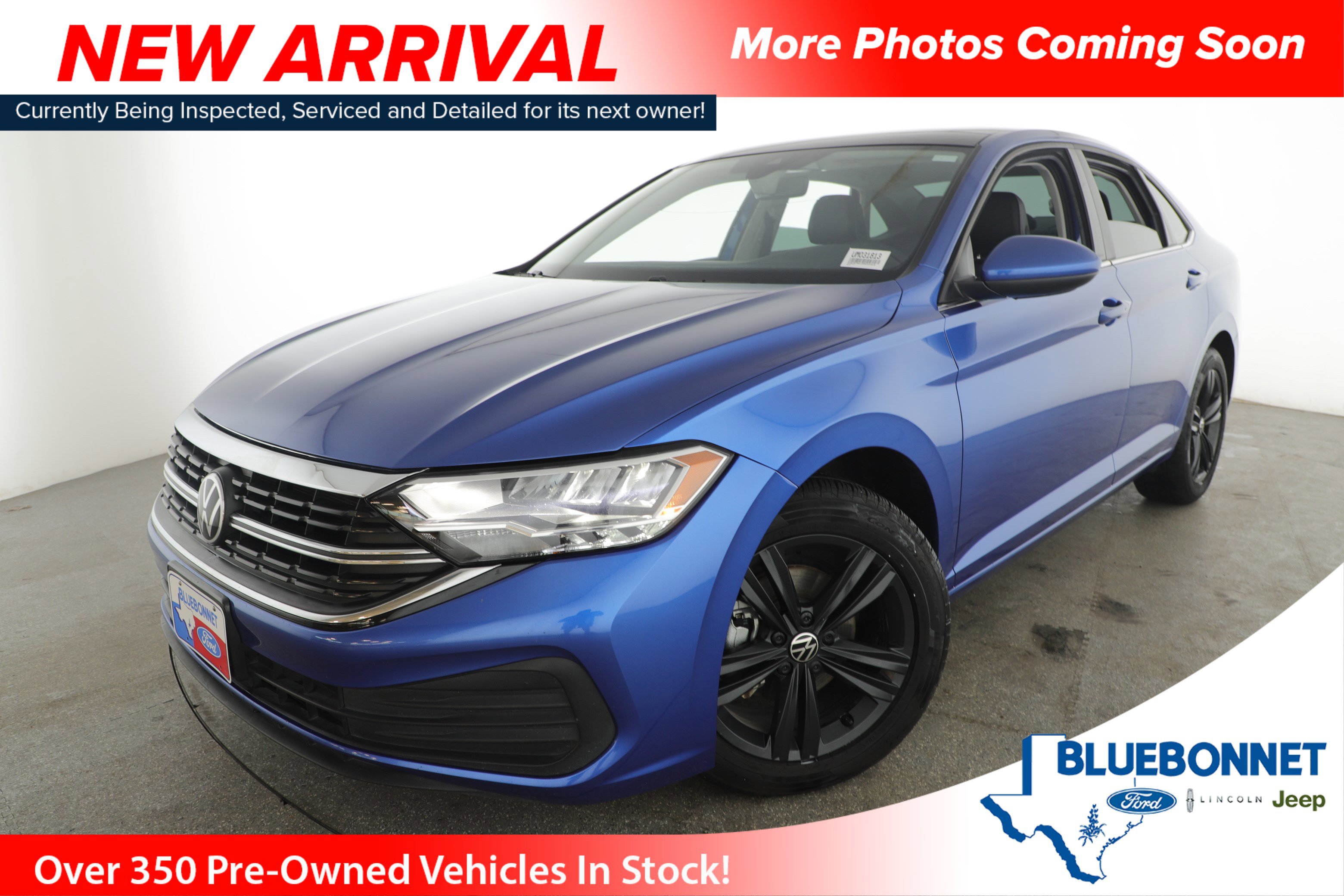 Used 2024 Volkswagen Jetta SE w/ Panoramic Sunroof Package