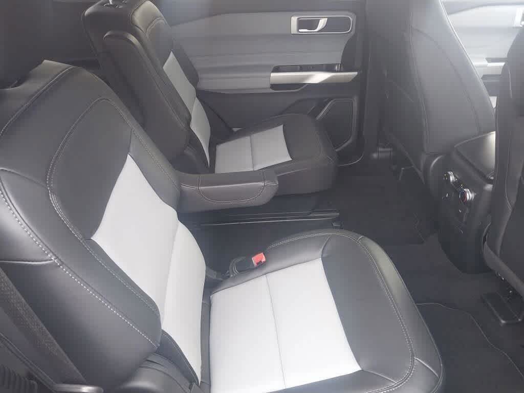 Certified 2023 Ford Explorer XLT w/ Equipment Group 202A AWD/4WD image 25