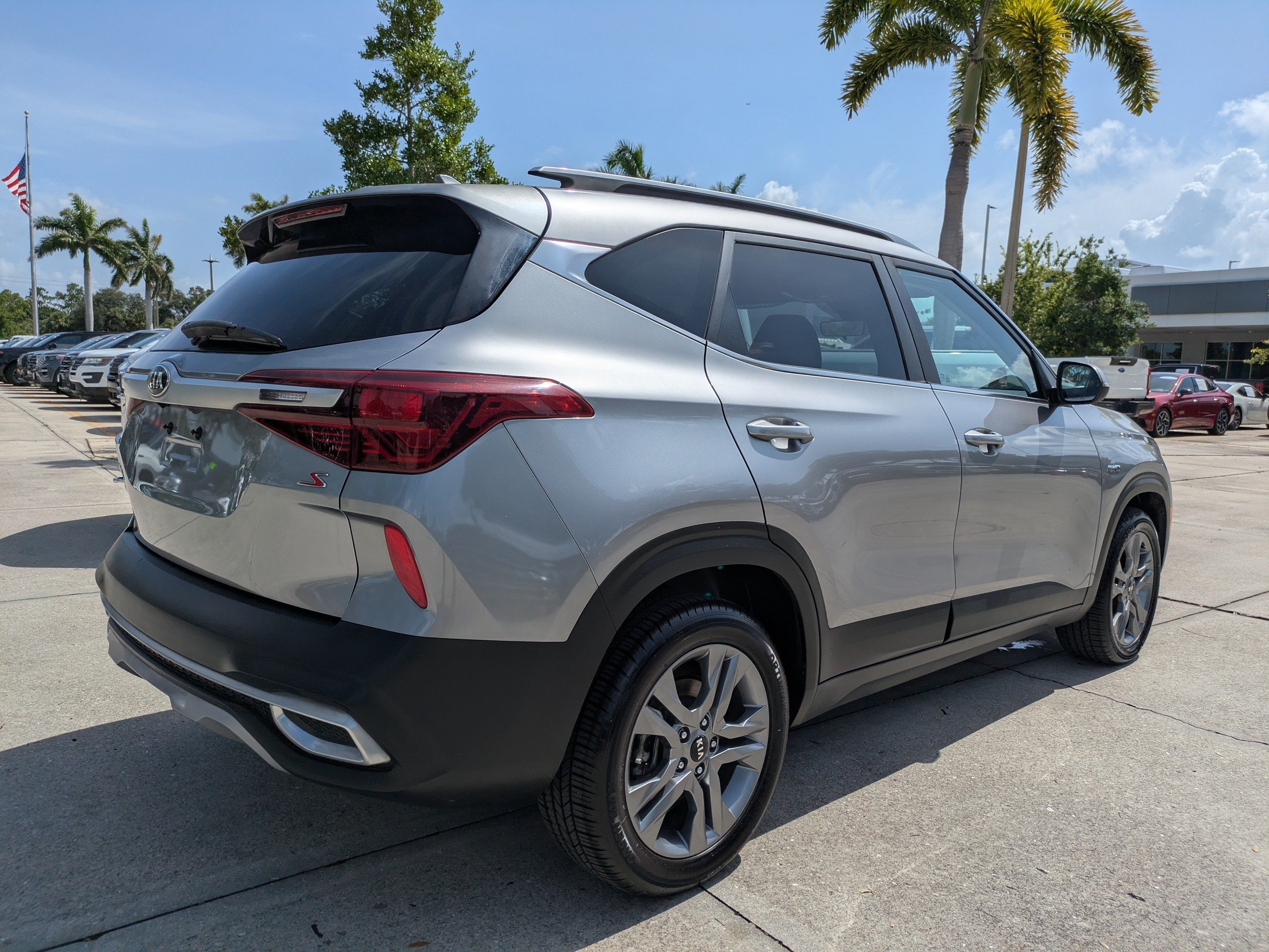 Used 2021 Kia Seltos S AWD/4WD image 4