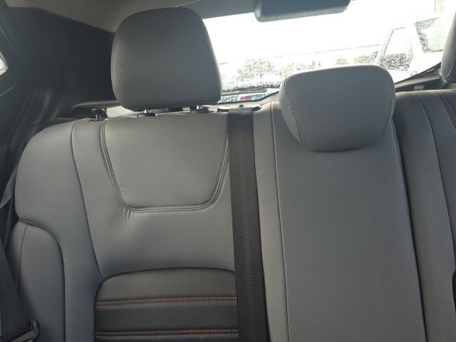 Used 2023 Nissan Kicks SR w/ SR Premium Package FWD image 12