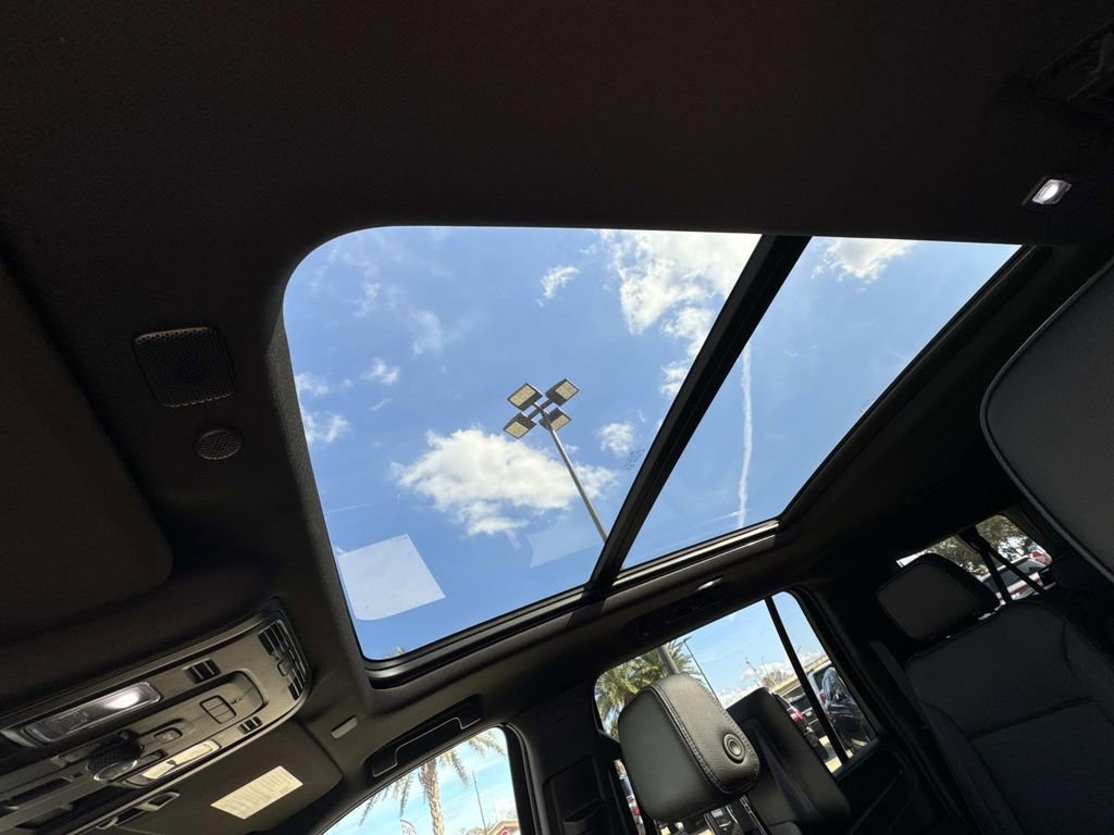 Used 2024 GMC Yukon XL Denali w/ Denali Reserve Package image 31