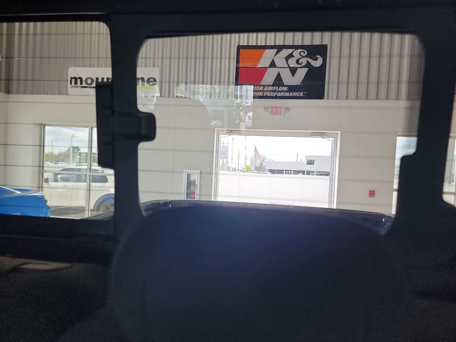 Used 2023 Jeep Gladiator Overland AWD/4WD image 23