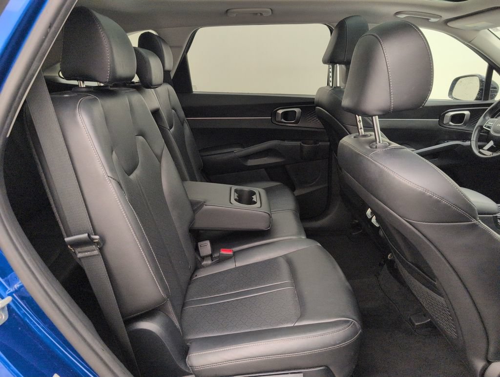Used 2022 Kia Sorento S w/ Panoramic Sunroof Package FWD image 17