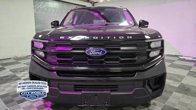 Certified 2025 Ford Expedition Max Active AWD/4WD image 3