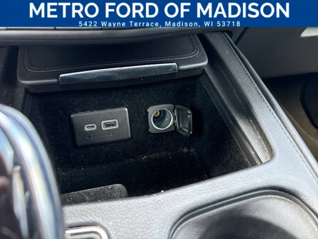 Used 2023 Cadillac XT4 Premium Luxury FWD image 19