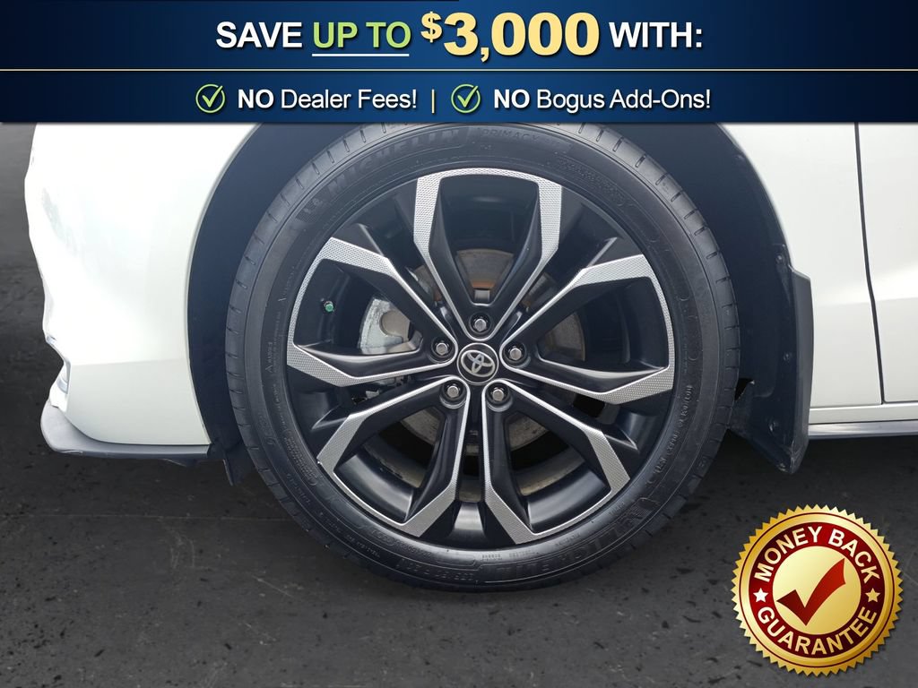 Used 2025 Toyota Sienna Platinum FWD image 13