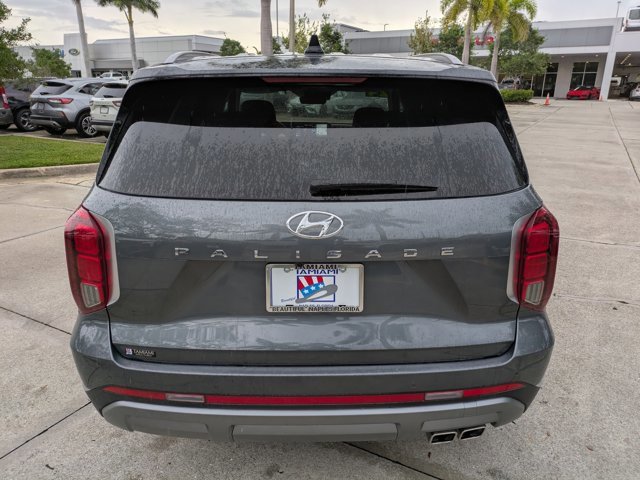 Used 2024 Hyundai Palisade Limited image 3