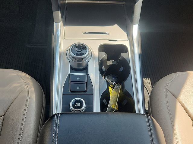 Certified 2022 Ford Explorer Limited w/ Limited Technology Package image 18