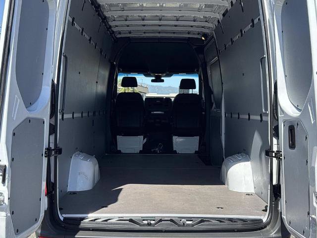 Used 2025 Mercedes-Benz Sprinter 2500 image 23