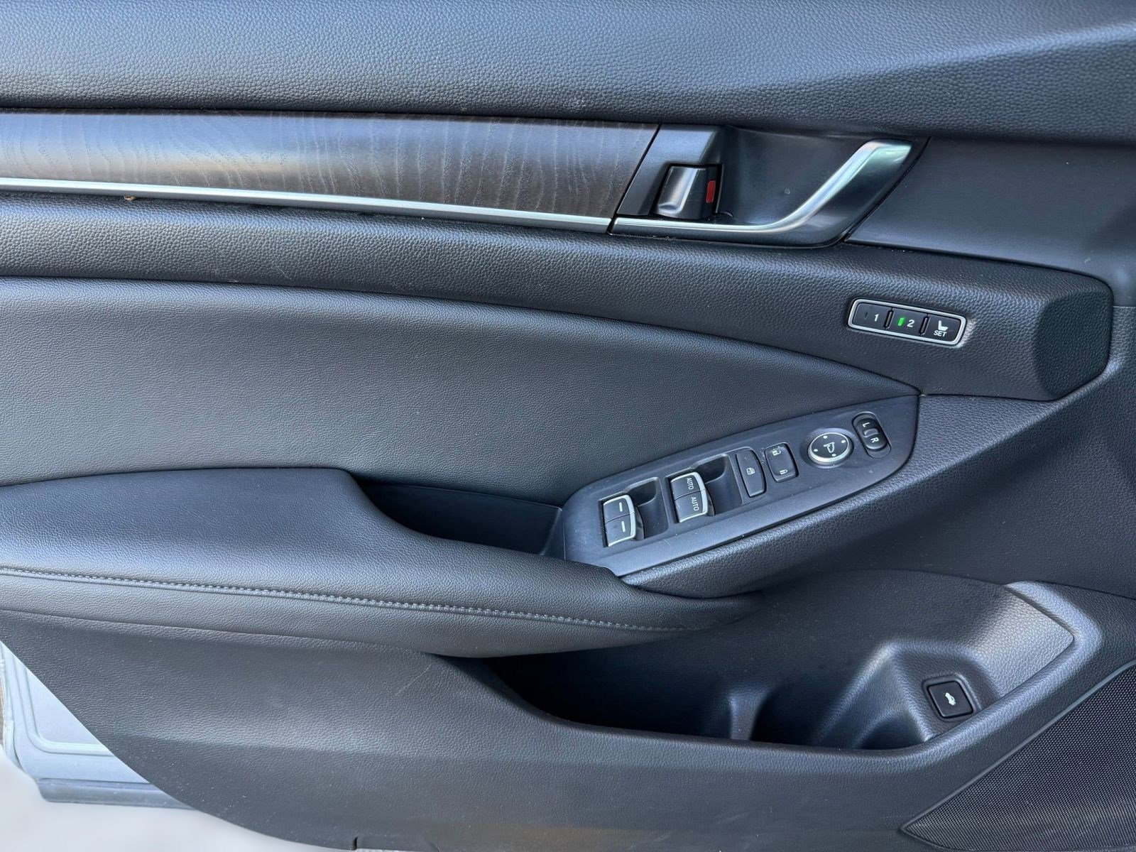 Used 2020 Honda Accord EX-L image 25