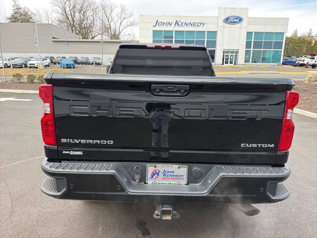 Used 2024 Chevrolet Silverado 2500 Custom w/ Custom Value Package image 4
