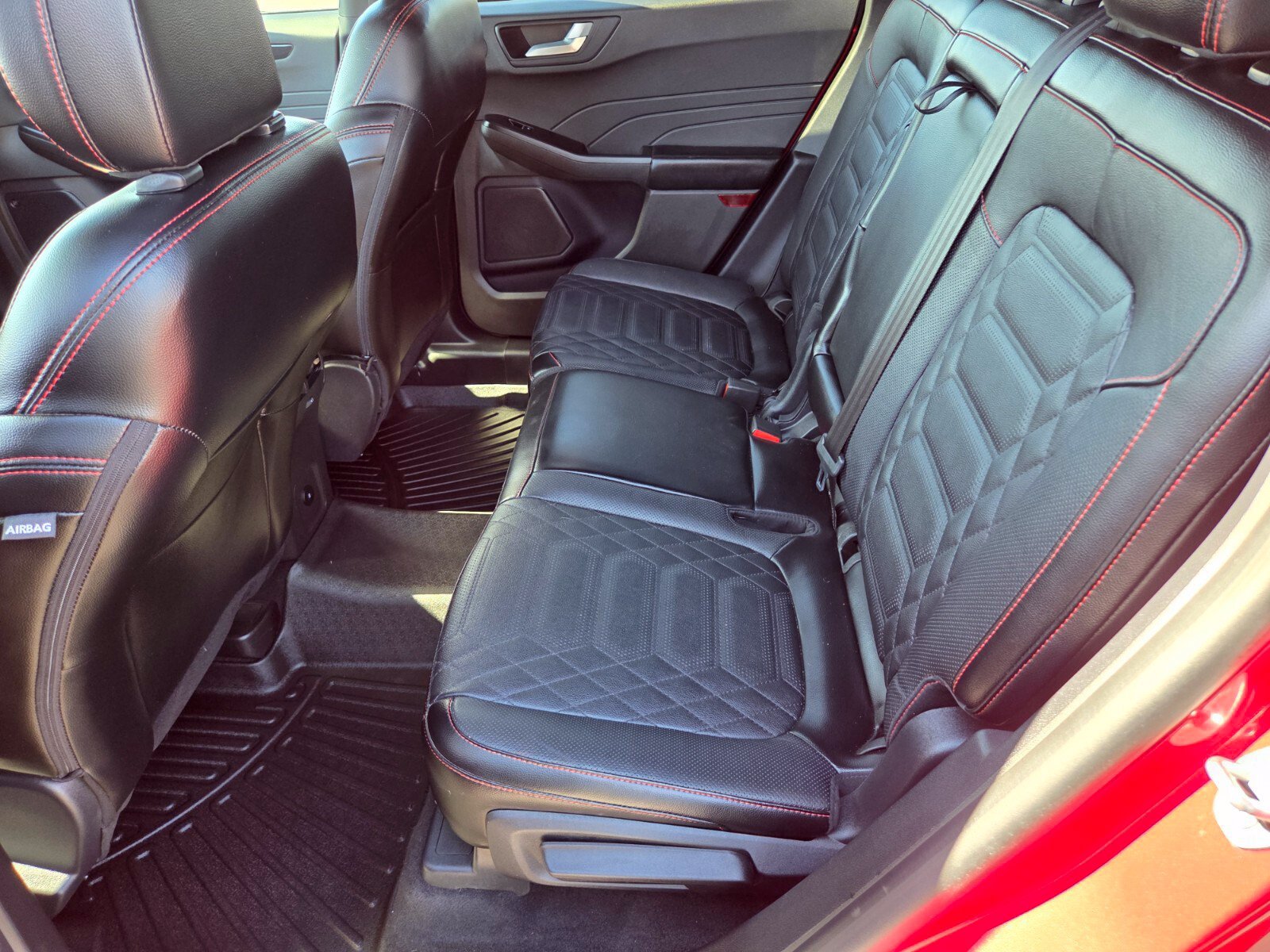 Certified 2024 Ford Escape ST-Line Elite w/ Premium Technology Package AWD/4WD image 12