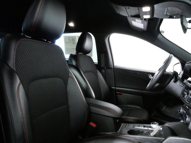Certified 2025 Ford Escape ST-Line AWD/4WD image 11