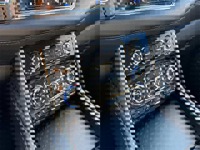 Used 2023 GMC Yukon Denali image 32