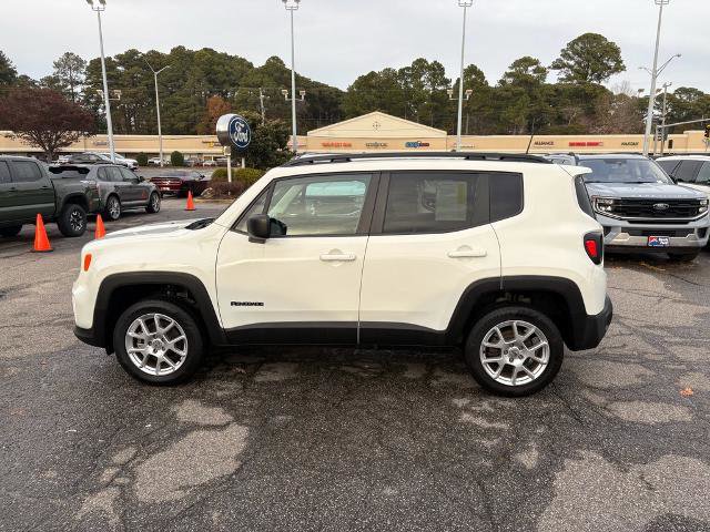 Used 2023 Jeep Renegade Latitude w/ Premium Group image 8