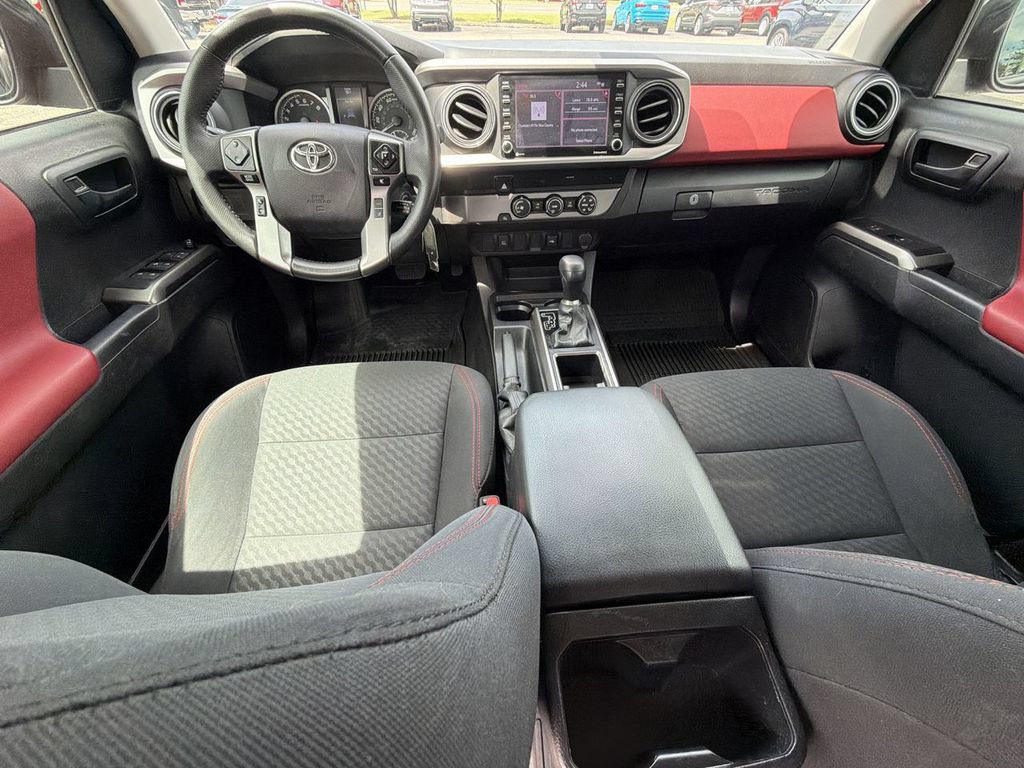 Used 2022 Toyota Tacoma SR5 RWD image 21