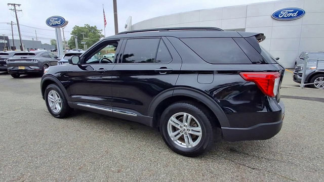 Certified 2022 Ford Explorer XLT image 6