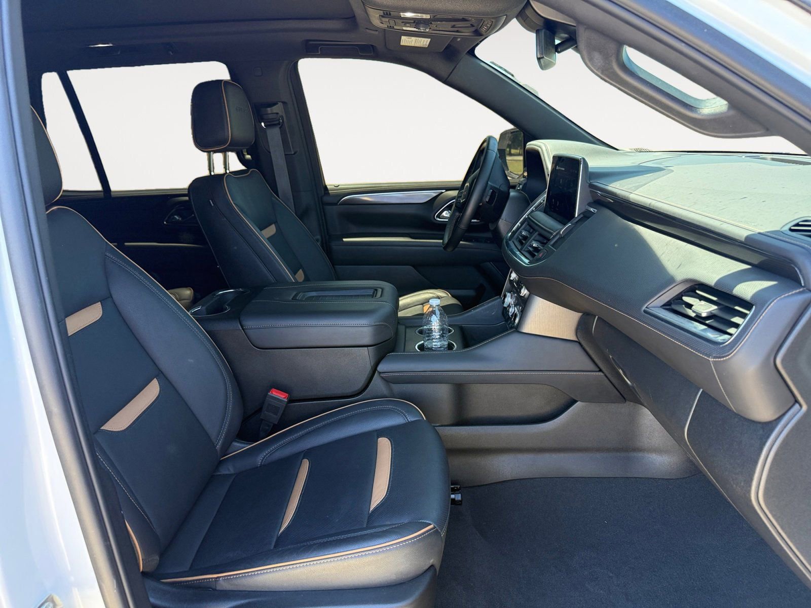 Used 2023 GMC Yukon AT4 w/ LPO, Floor Liner Package AWD/4WD image 15