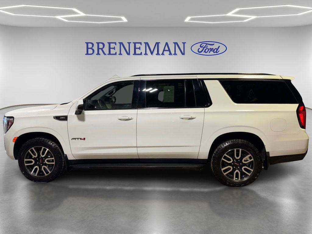 Used 2022 GMC Yukon XL AT4 image 2