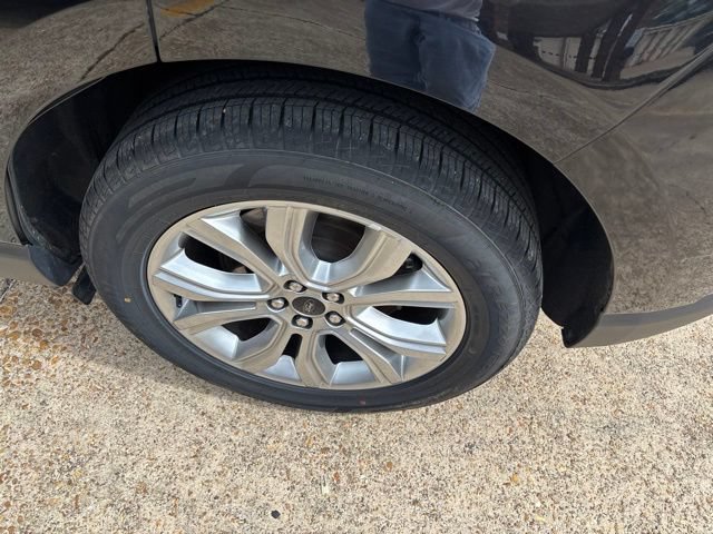 Certified 2024 Ford Edge Titanium AWD/4WD image 11