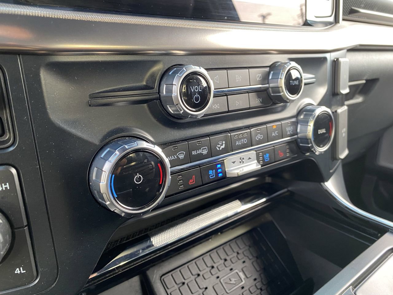 Certified 2023 Ford F150 Raptor w/ Raptor Carbon Fiber Package image 30