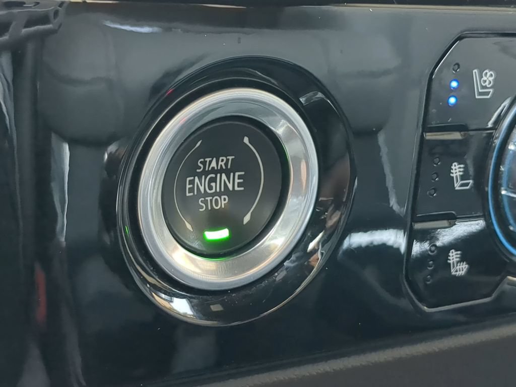 Used 2022 GMC Sierra 1500 SLT w/ SLT Convenience Package AWD/4WD image 33