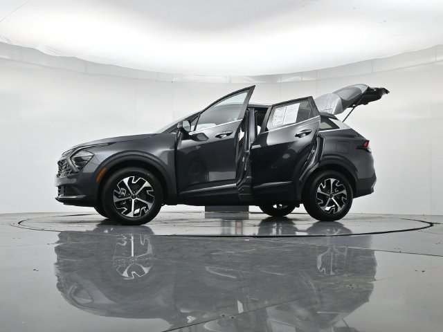 Used 2025 Kia Sportage EX AWD/4WD image 56